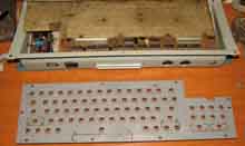 Отмытое от грязи основание клавиатуры