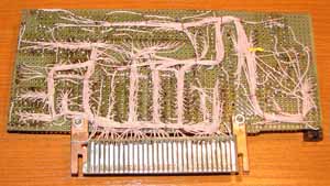 Процессорный модуль. Для экономии места на нём же расположен модуль клавиатуры и модуль сопряжения для работы с магнитофоном)